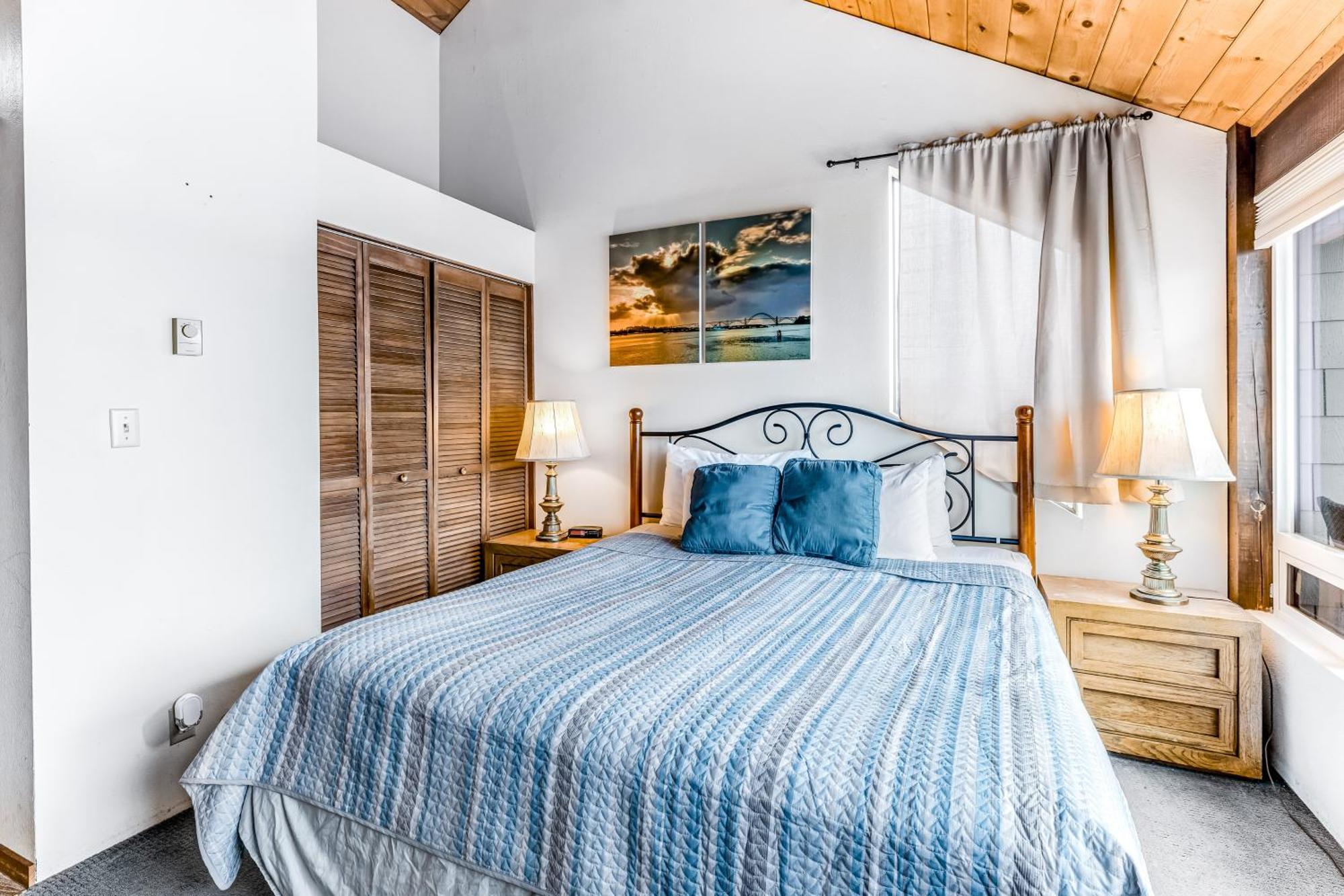 The Embarcadero Condos Newport Room photo