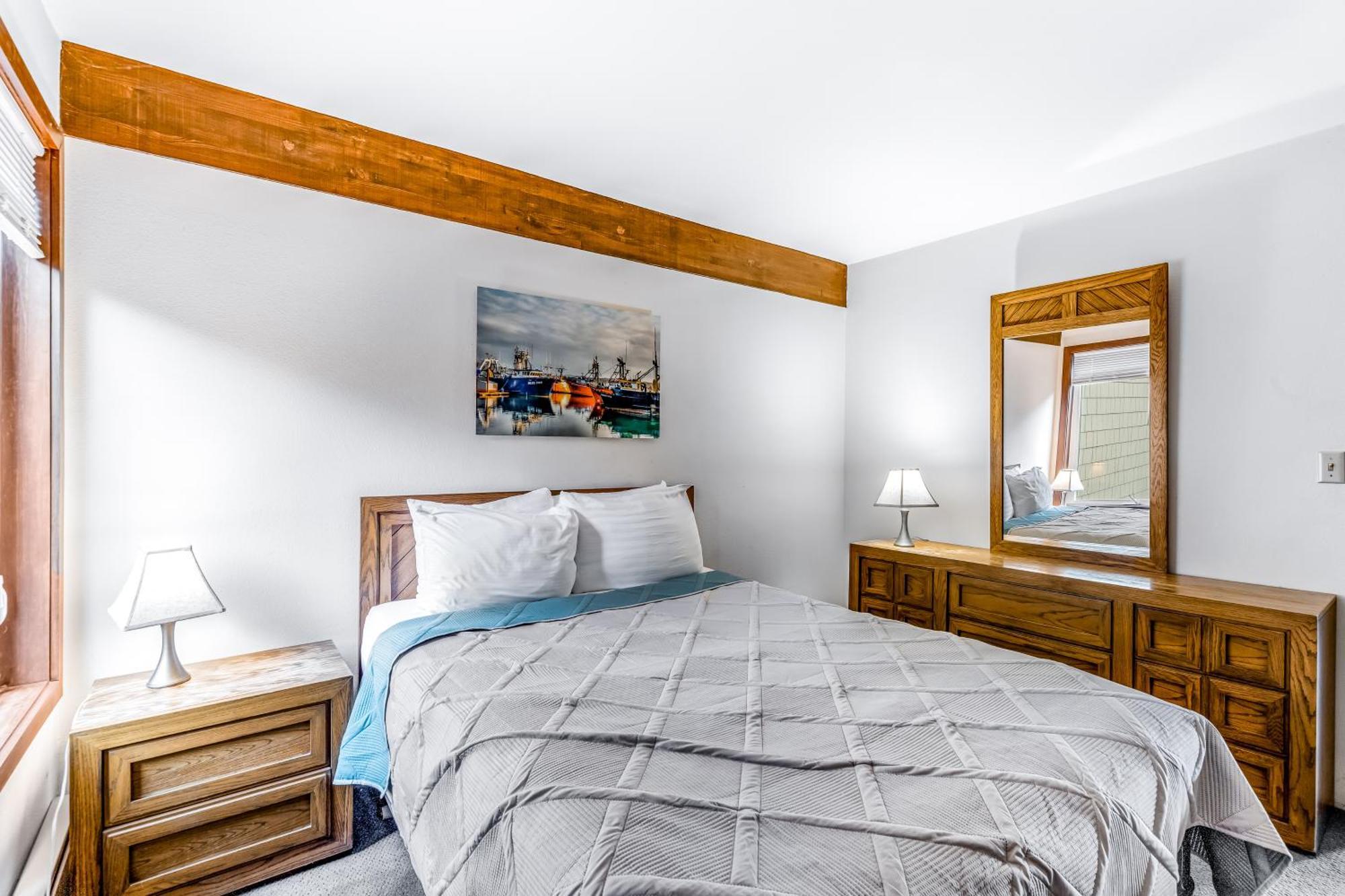 The Embarcadero Condos Newport Room photo